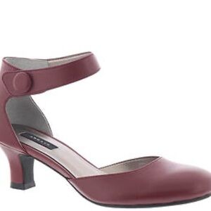 ARRAY Red shoes size 6